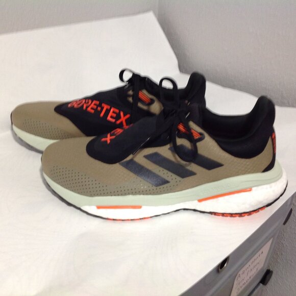 NEW Adidas goretex sneakers 8 - Picture 1 of 9